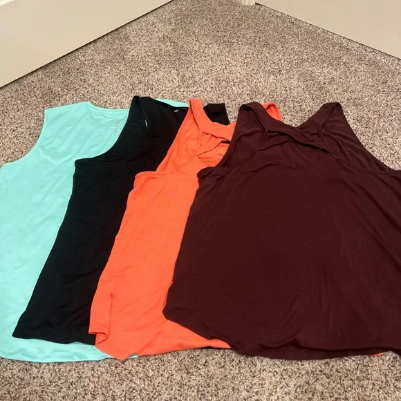 Women’s Assortment of XL Workout Tanks - Picture 2 of 4